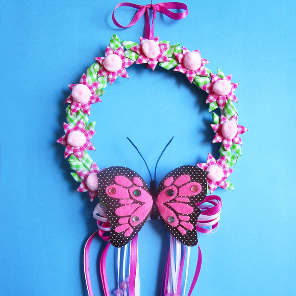 Butterfly Wreath - Picture 1 of 3